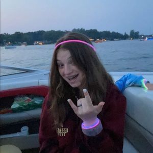 Meet your Posher, Lydia